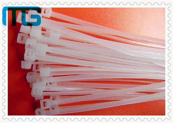 Chine Classez l'individu en nylon adapté aux besoins du client de serres-câble fermant à clef les courroies en plastique 100pcs de lien fournisseur