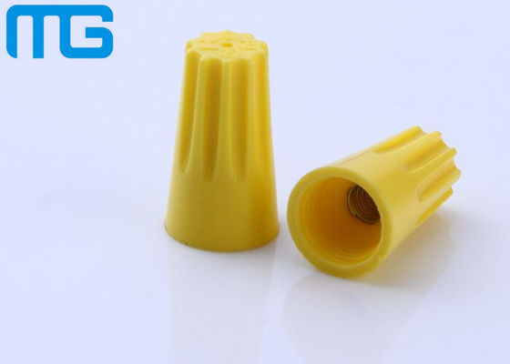 Chine Connecteur commun de fil avec la douille de PVC, vis jaune de SP4 sur les connecteurs de fil isolés par fil fournisseur
